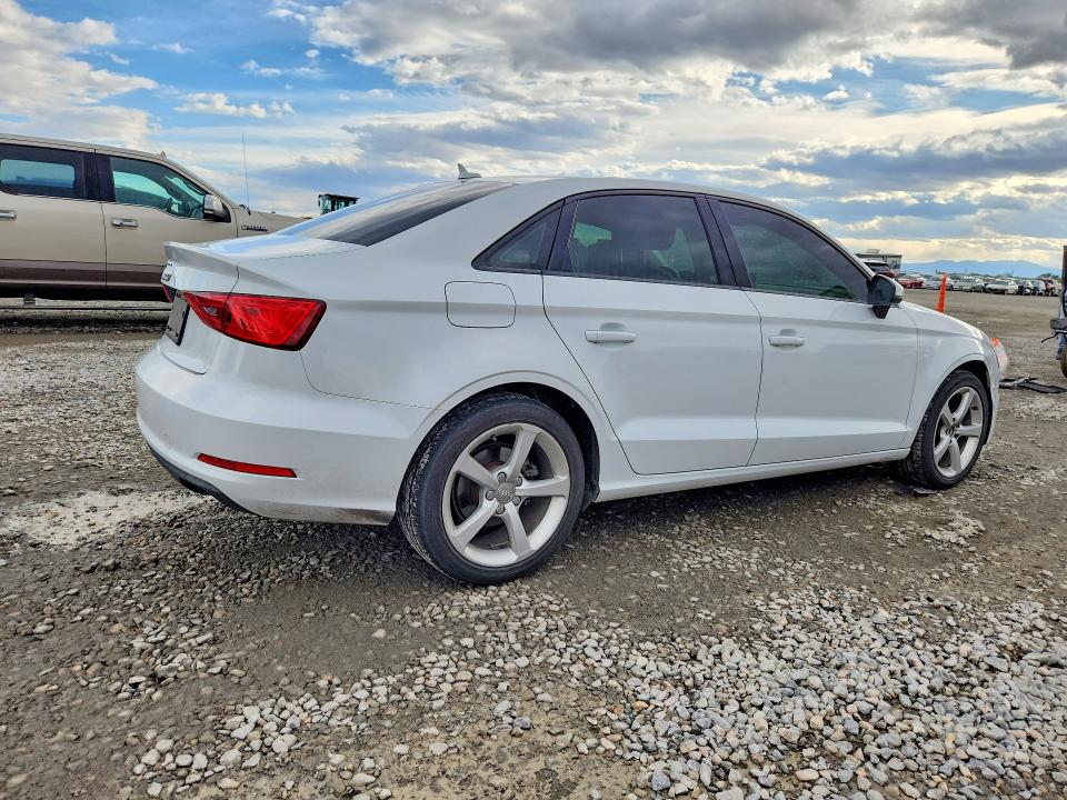 52872996 :رقم المزاد ، WAUACGFFXF1091813 vin ، 2015 Audi A3 مزاد بيع