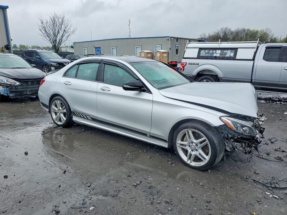 52529636 :رقم المزاد ، 55SWF4KBXHU182932 vin ، 2017 Mercedes-benz C مزاد بيع