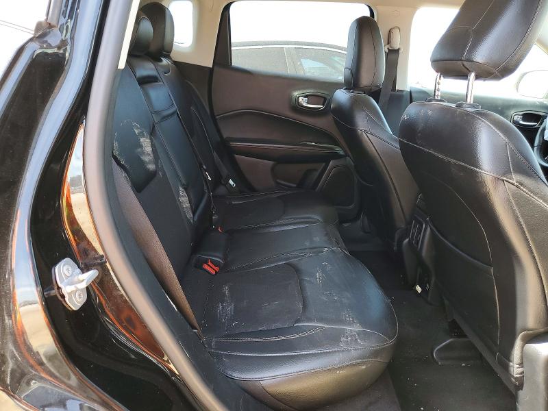 53142116 :رقم المزاد ، 3C4NJDBB9JT116892 vin ، 2018 Jeep Compass مزاد بيع