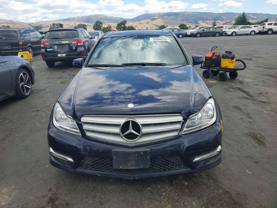 Продажа на аукционе авто 2012 Mercedes-benz C, vin: WDDGF4HBXCA629764, номер лота: 55044396