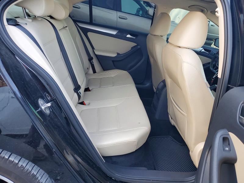 53141936 :رقم المزاد ، 3VWB67AJ1HM365347 vin ، 2017 Volkswagen Jetta مزاد بيع