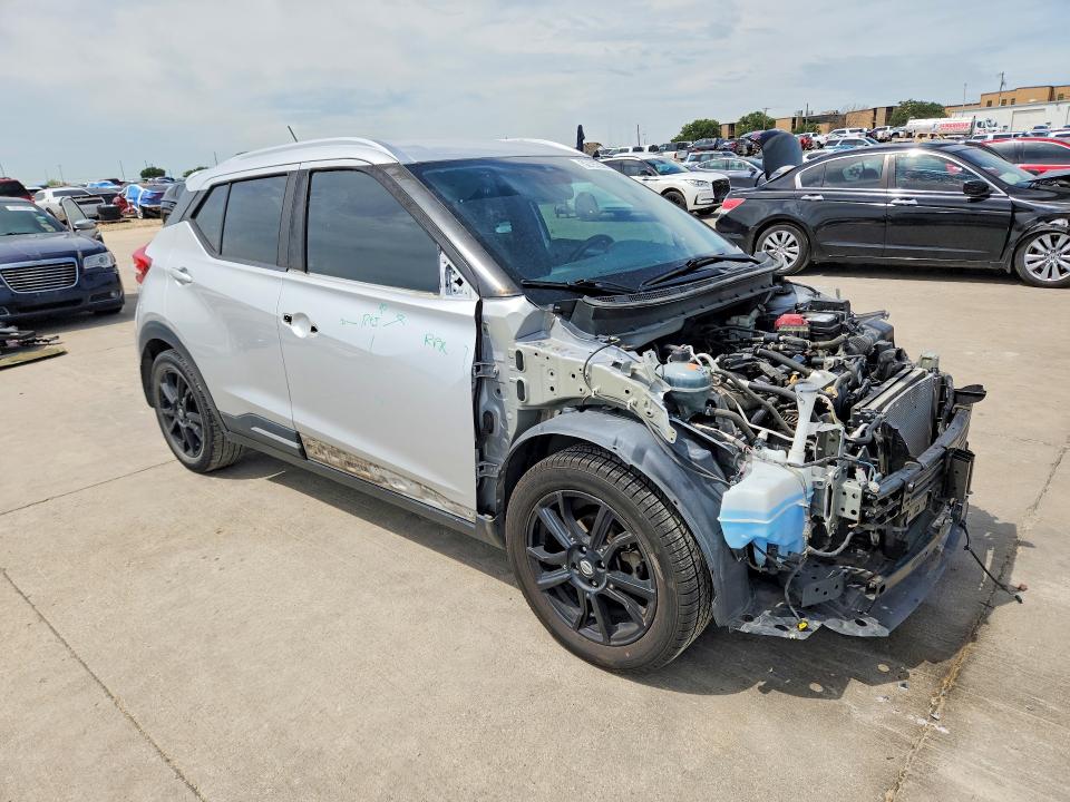52192586 :رقم المزاد ، 3N1CP5DV9LL507839 vin ، 2020 Nissan Kicks مزاد بيع