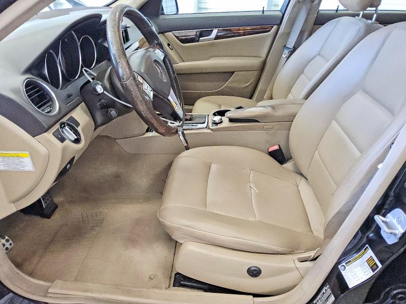 52029336 :رقم المزاد ، WDDGF8AB7ER308920 vin ، 2014 Mercedes-benz C مزاد بيع
