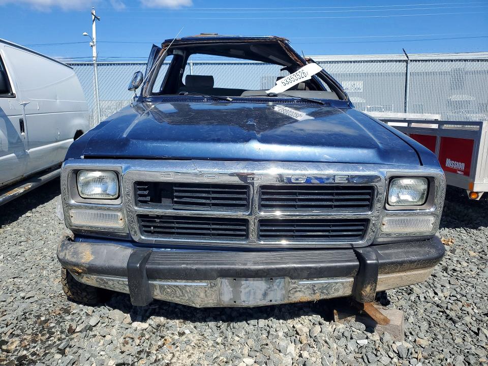 53353526 :رقم المزاد ، 1B7KM26C4NS599250 vin ، 1992 Dodge W-series مزاد بيع