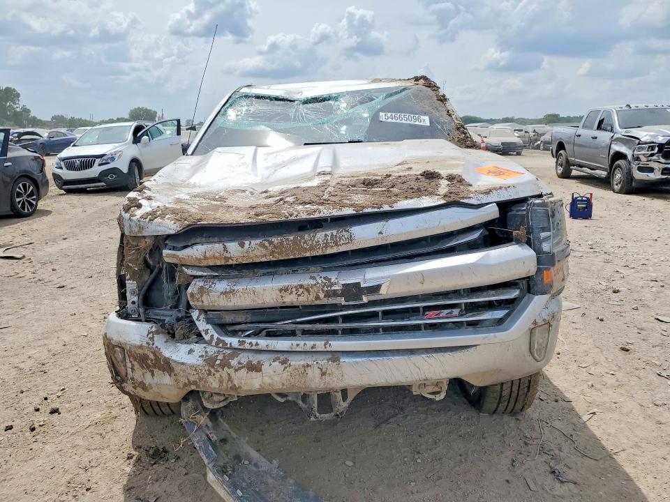 Продаж на аукціоні авто 2018 Chevrolet Silverado, vin: 3GCUKREC3JG204615, номер лоту: 54665096