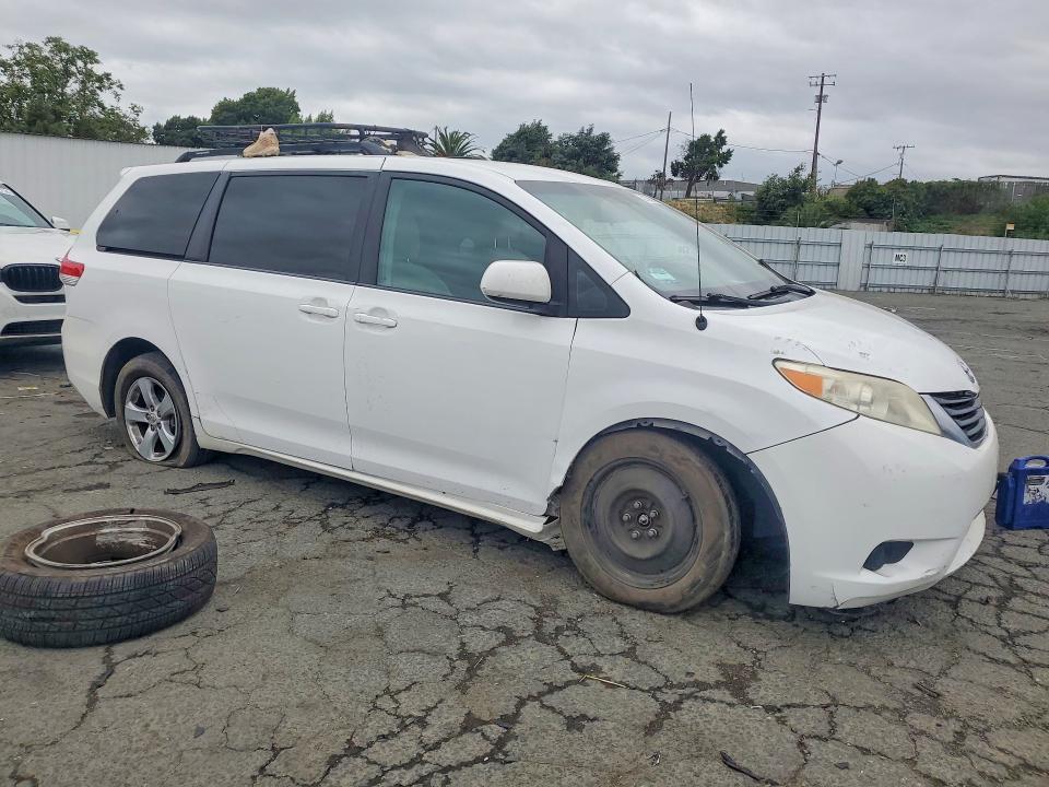 52786096 :رقم المزاد ، 5TDKA3DC2CS015385 vin ، 2012 Toyota Sienna مزاد بيع