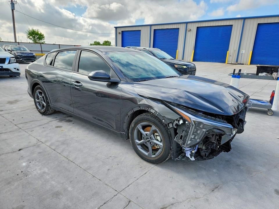 Продажа на аукционе авто 2025 Kia K4, vin: 3KPFT4DE5SE132938, номер лота: 49752566