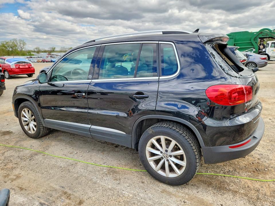 51496716 :رقم المزاد ، WVGSV7AX0HK010554 vin ، 2017 Volkswagen Tiguan مزاد بيع