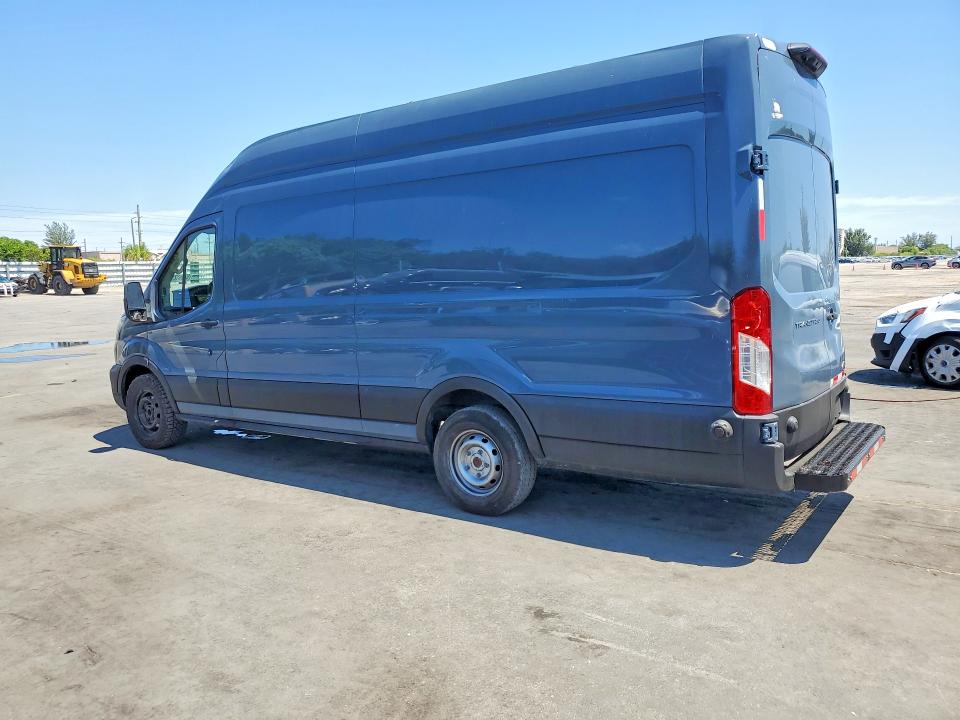 53661276 :رقم المزاد ، 1FTBR3X8XLKA72487 vin ، 2020 Ford Transit مزاد بيع