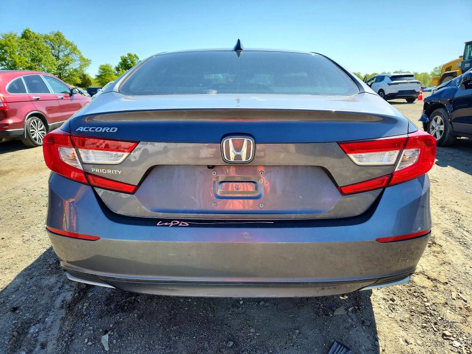 Продаж на аукціоні авто 2018 Honda Accord, vin: 1HGCV1F41JA254862, номер лоту: 52318636