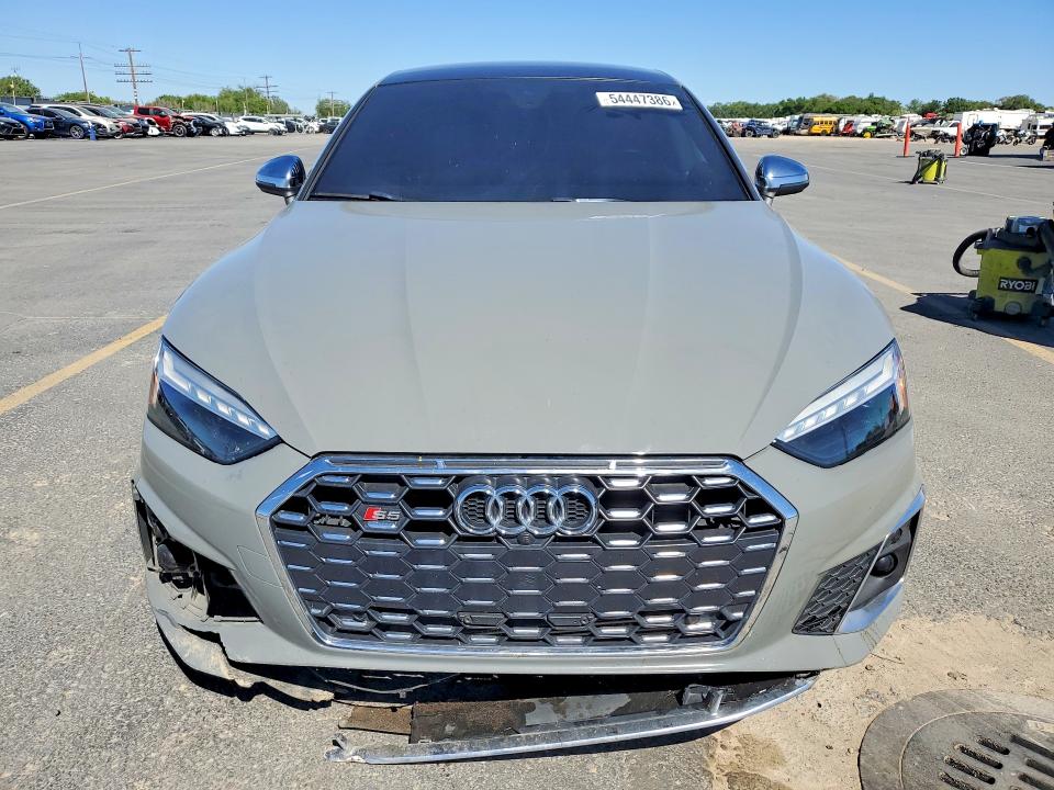 54447386 :رقم المزاد ، WAUC4CF55NA034715 vin ، 2022 Audi S5 مزاد بيع