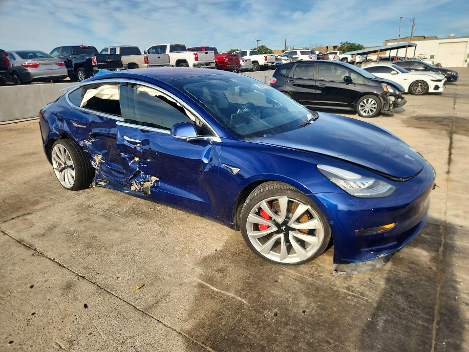 2018 Tesla Model 3 მანქანა იყიდება აუქციონზე, vin: 5YJ3E1EB2JF106340, აუქციონის ნომერი: 52046126