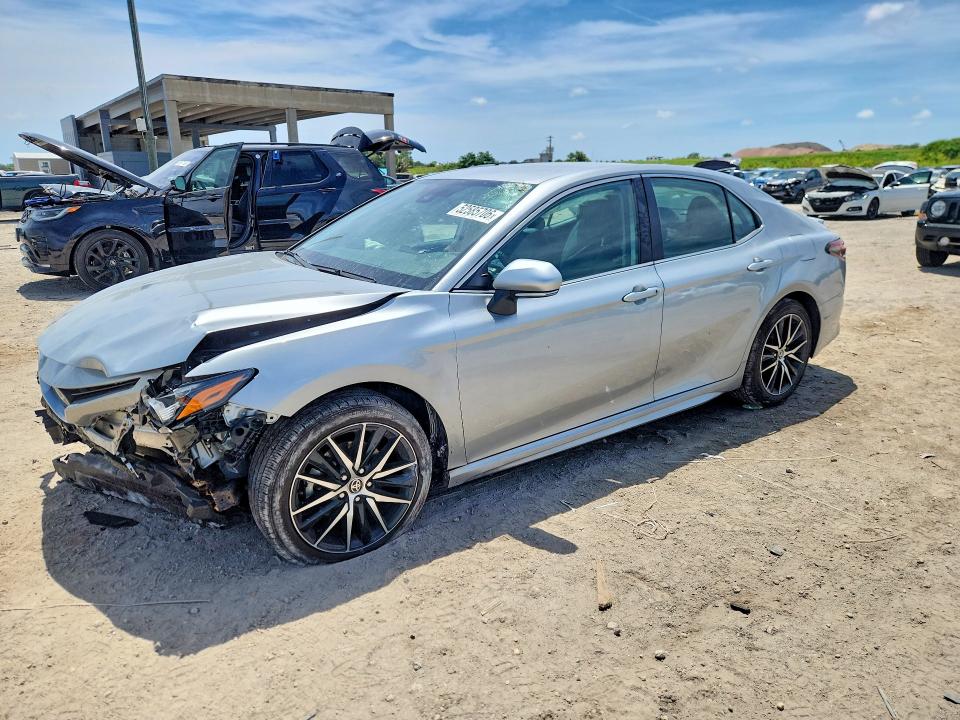 52585706 :رقم المزاد ، 4T1G11AK6PU162425 vin ، 2023 Toyota Camry مزاد بيع