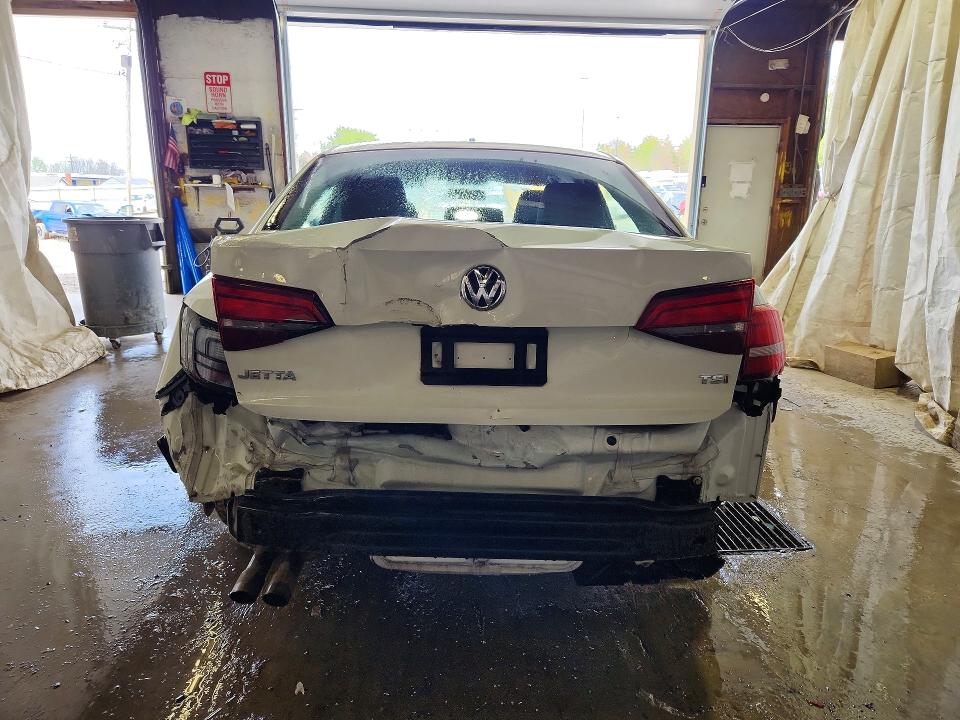 Продаж на аукціоні авто 2018 Volkswagen Jetta, vin: 3VW167AJ0JM210872, номер лоту: 53545716