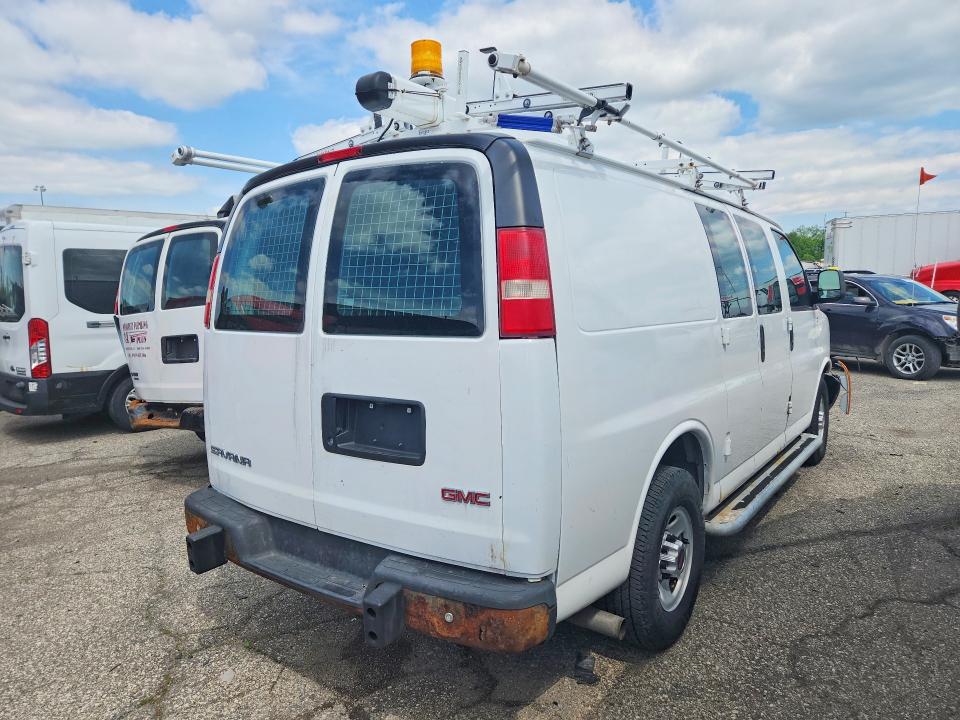 52362606 :رقم المزاد ، 1GTW7FCF3F1129202 vin ، 2015 Gmc Savana مزاد بيع