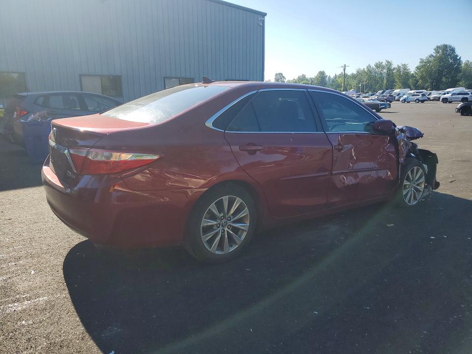 54522726 :رقم المزاد ، 4T1BD1FK2FU164441 vin ، 2015 Toyota Camry Hybrid مزاد بيع