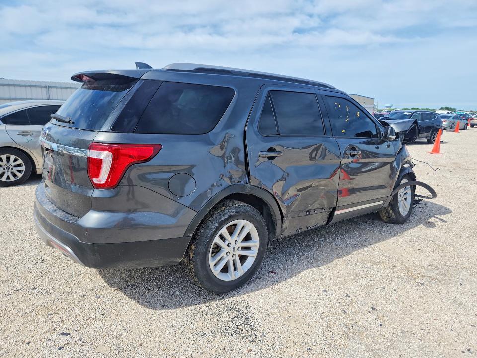 55169676 :رقم المزاد ، 1FM5K7D82HGE37277 vin ، 2017 Ford Explorer مزاد بيع
