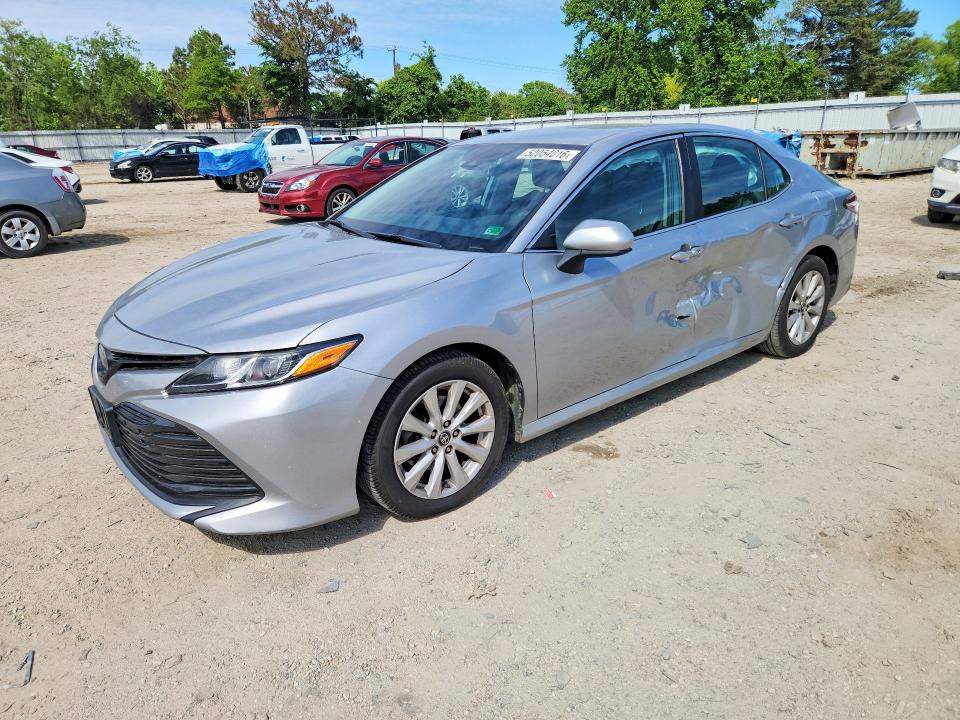 52054016 :رقم المزاد ، 4T1B11HK5KU226589 vin ، 2019 Toyota Camry مزاد بيع