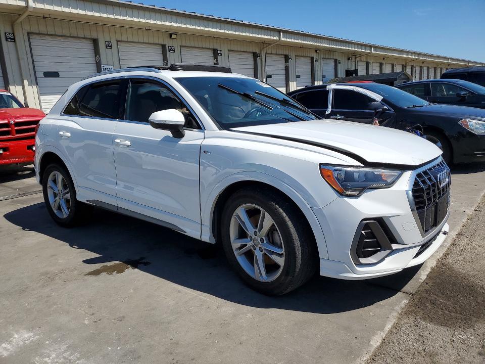 Продажа на аукционе авто 2020 Audi Q3, vin: WA1DECF38L1021676, номер лота: 52649486
