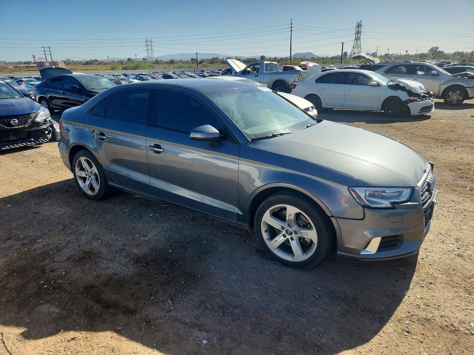 2018 Audi A3 მანქანა იყიდება აუქციონზე, vin: WAUB8GFF4J1012103, აუქციონის ნომერი: 54996526