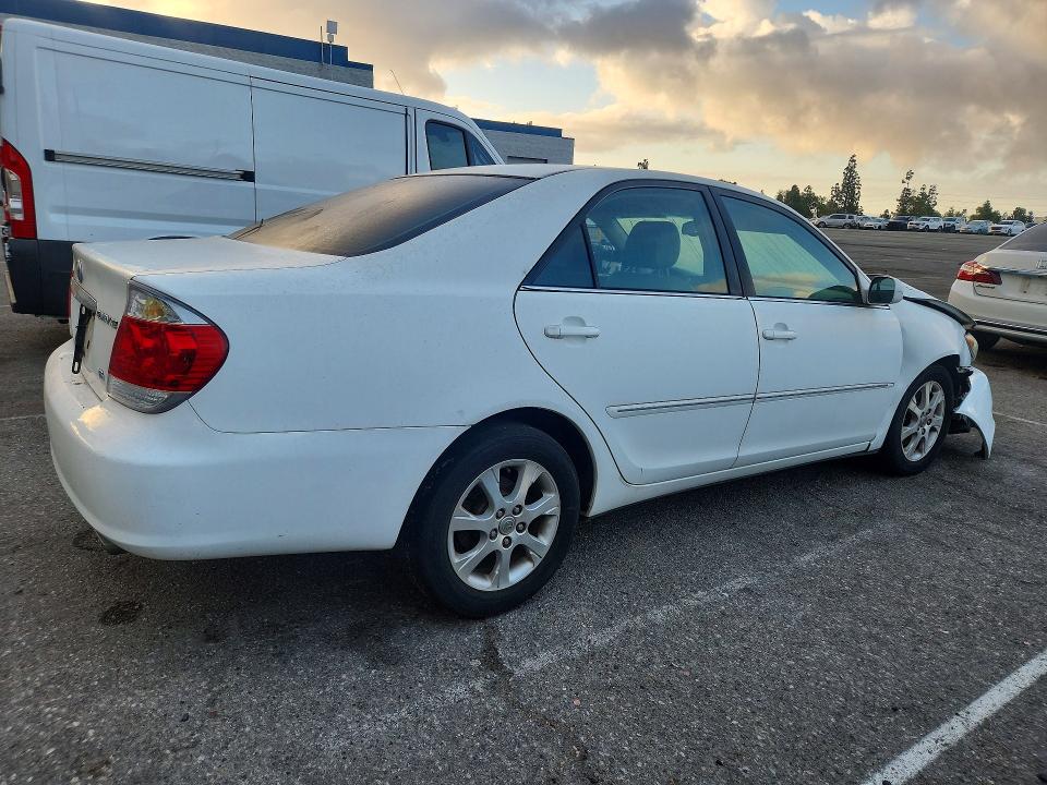 55221276 :رقم المزاد ، 4T1BF32K35U085063 vin ، 2005 Toyota Camry مزاد بيع