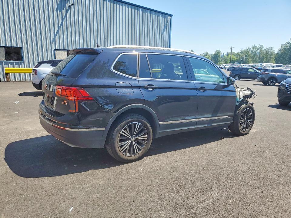 Продажа на аукционе авто 2018 Volkswagen Tiguan, vin: 3VV2B7AX5JM051940, номер лота: 52490576
