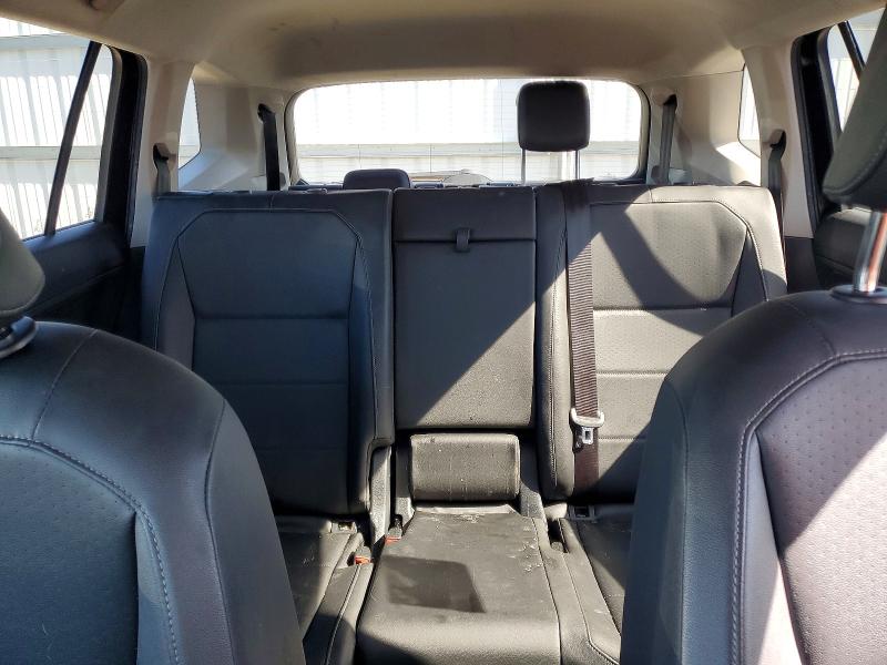 52385896 :رقم المزاد ، 3VV3B7AX9JM210298 vin ، 2018 Volkswagen Tiguan مزاد بيع
