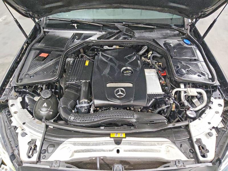 51430996 :رقم المزاد ، 55SWF4KB8FU014073 vin ، 2015 Mercedes-benz C مزاد بيع