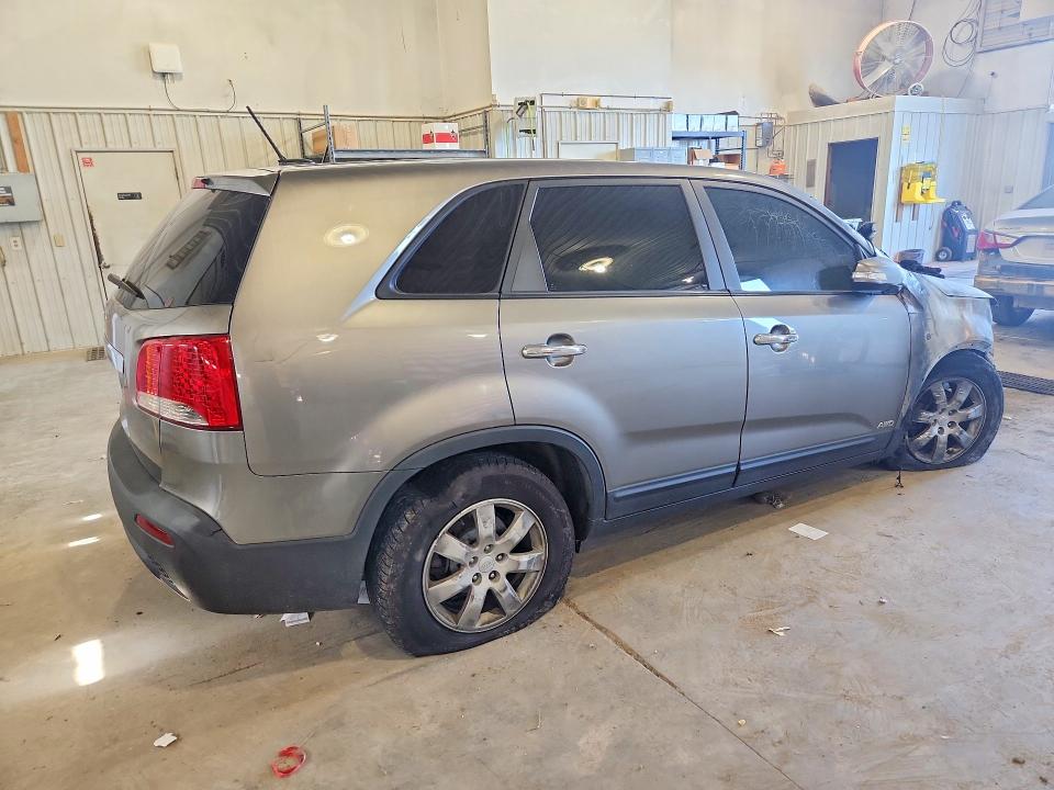 2011 Kia Sorento მანქანა იყიდება აუქციონზე, vin: 5XYKTCA19BG019457, აუქციონის ნომერი: 53256676