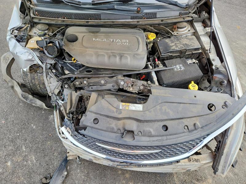 2015 Chrysler 200 მანქანა იყიდება აუქციონზე, vin: 1C3CCCABXFN676669, აუქციონის ნომერი: 52951326