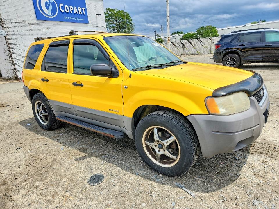 53545326 :رقم المزاد ، 1FMCU03121KB70626 vin ، 2001 Ford Escape مزاد بيع