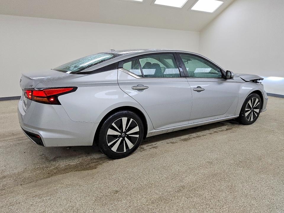 51701766 :رقم المزاد ، 1N4BL4DV9NN300309 vin ، 2022 Nissan Altima مزاد بيع