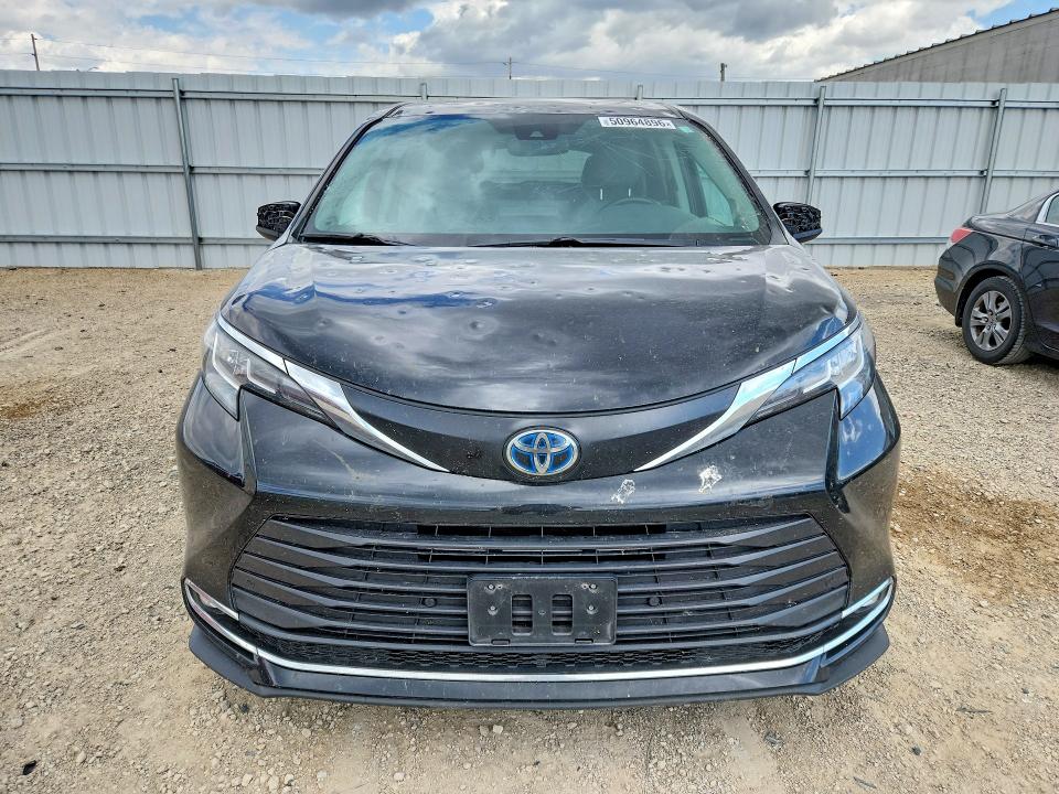 Продажа на аукционе авто 2021 Toyota Sienna, vin: 5TDJRKEC4MS067504, номер лота: 50964896
