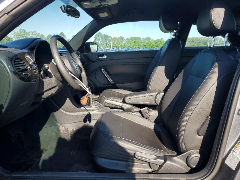 50103686 :رقم المزاد ، 3VWF17ATXHM615704 vin ، 2017 Volkswagen Beetle مزاد بيع