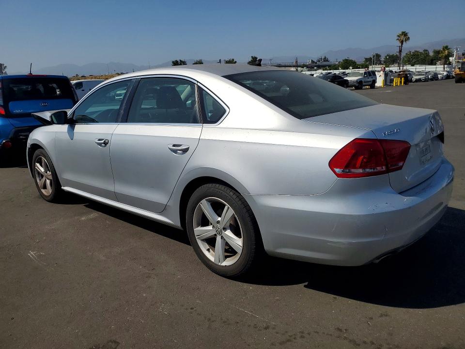 2013 Volkswagen Passat მანქანა იყიდება აუქციონზე, vin: 1VWBP7A33DC042122, აუქციონის ნომერი: 54876646