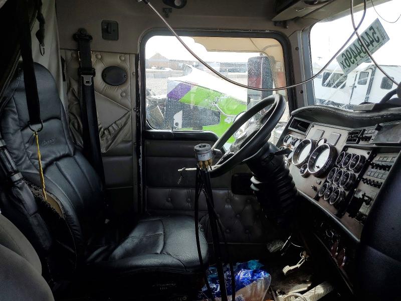 54484496 :رقم المزاد ، 1XKWDB9X24J051384 vin ، 2004 Kenworth W900 مزاد بيع