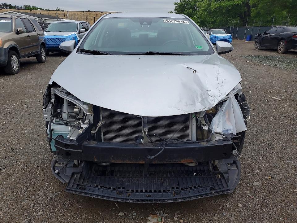 54610816 :رقم المزاد ، 5YFBURHE6JP779333 vin ، 2018 Toyota Corolla مزاد بيع