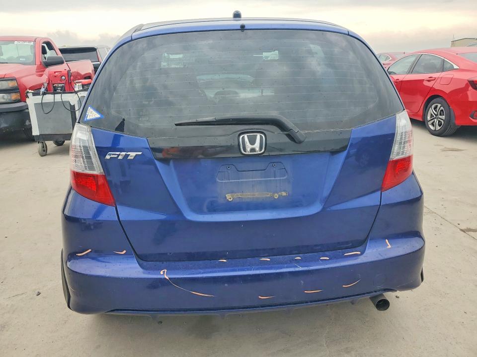 53090386 :رقم المزاد ، JHMGE8H38DC064870 vin ، 2013 Honda Fit مزاد بيع