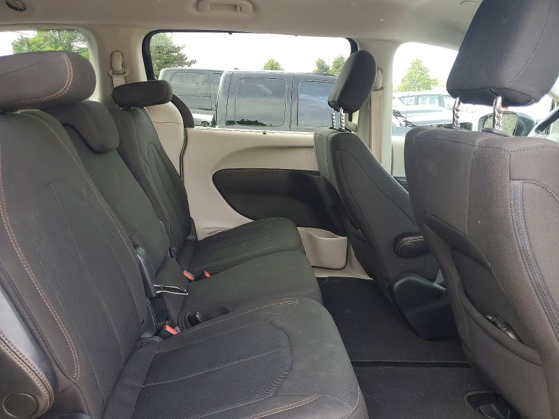 51944016 :رقم المزاد ، 2C4RC1FG2JR122939 vin ، 2018 Chrysler Pacifica مزاد بيع