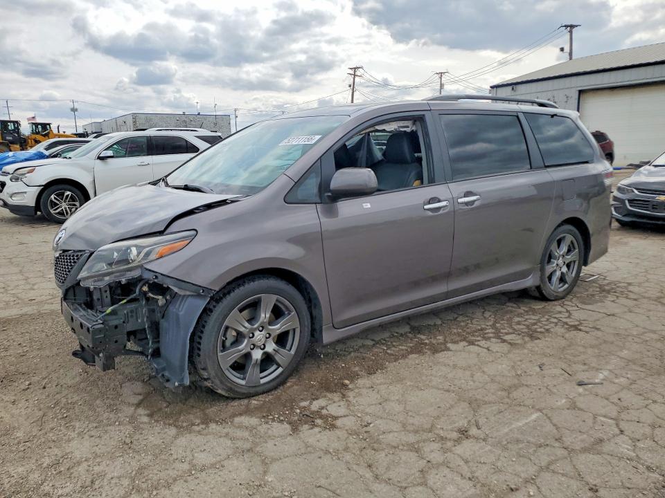 52711156 :رقم المزاد ، 5TDXZ3DC3HS834086 vin ، 2017 Toyota Sienna مزاد بيع