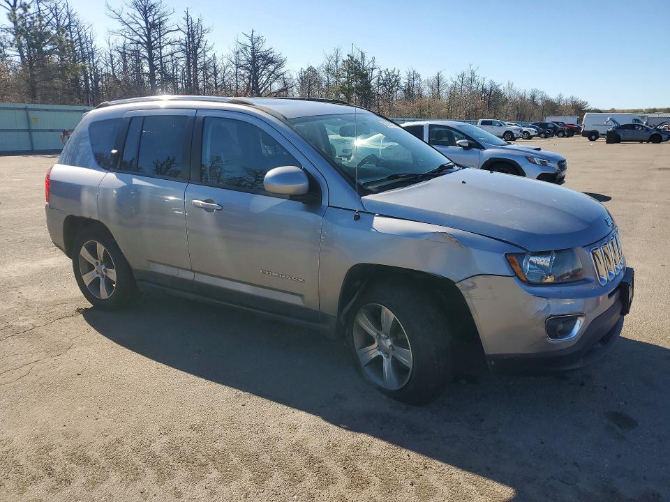 51822536 :رقم المزاد ، 1C4NJDEB6HD126727 vin ، 2017 Jeep Compass مزاد بيع