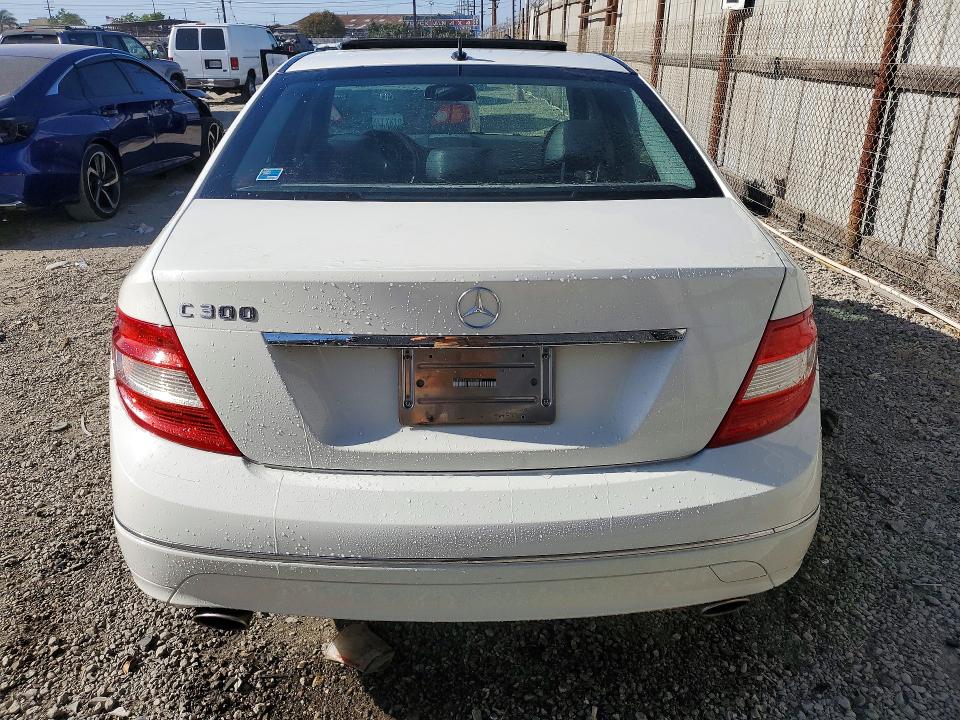 51299946 :رقم المزاد ، WDDGF54X79F241801 vin ، 2009 Mercedes-benz C مزاد بيع