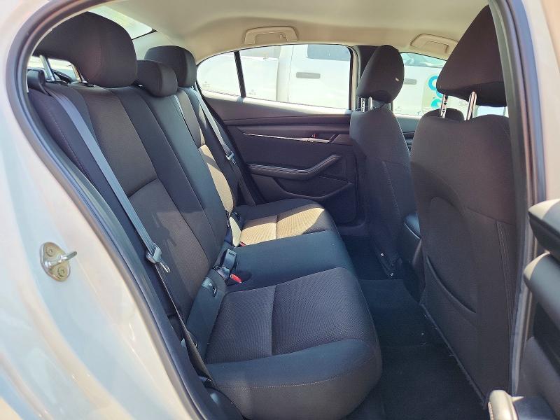 53660216 :رقم المزاد ، 3MZBPAAL8NM301538 vin ، 2022 Mazda 3 مزاد بيع