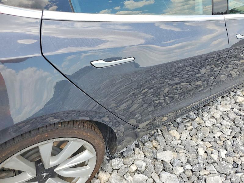 54470996 :رقم المزاد ، 5YJ3E1EA4JF059108 vin ، 2018 Tesla Model 3 مزاد بيع