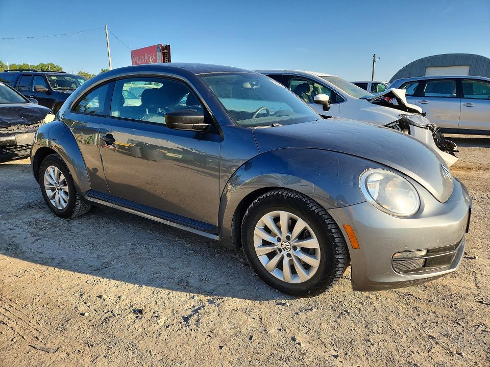 53827416 :رقم المزاد ، 3VWF17AT2EM642052 vin ، 2014 Volkswagen Beetle مزاد بيع