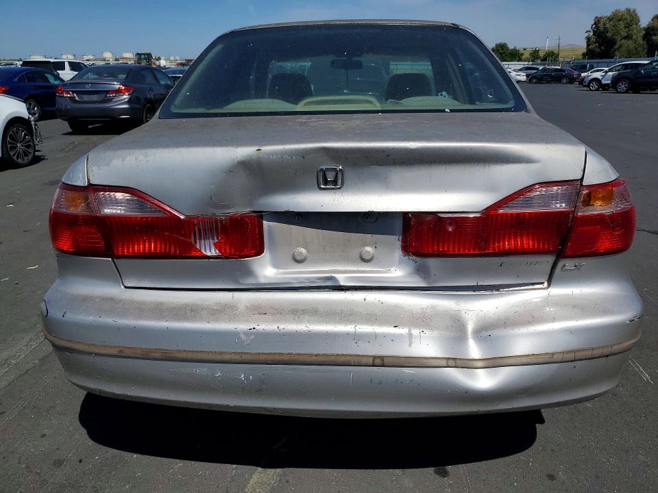 1999 Honda Accord მანქანა იყიდება აუქციონზე, vin: 1HGCG6651XA136769, აუქციონის ნომერი: 53846066