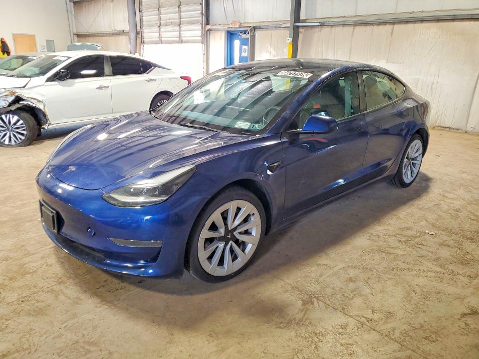 54217976 :رقم المزاد ، 5YJ3E1EA3NF370132 vin ، 2022 Tesla Model 3 مزاد بيع