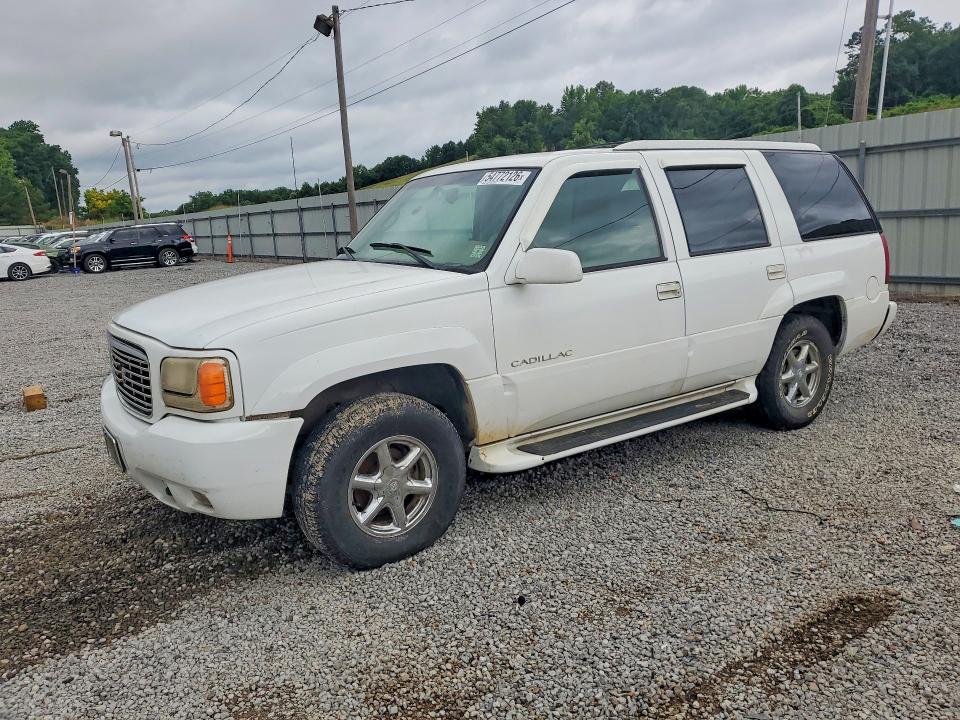 2000 Cadillac Escalade მანქანა იყიდება აუქციონზე, vin: 1GYEK13R9YR115147, აუქციონის ნომერი: 59600486