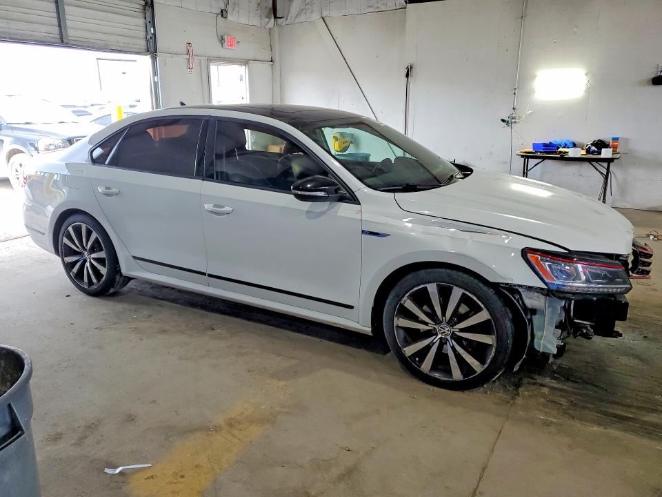 2018 Volkswagen Passat მანქანა იყიდება აუქციონზე, vin: 1VWJM7A33JC038619, აუქციონის ნომერი: 53359326