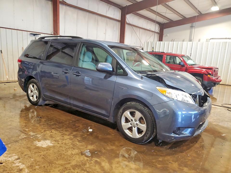54149586 :رقم المزاد ، 5TDKK3DC3ES463778 vin ، 2014 Toyota Sienna مزاد بيع